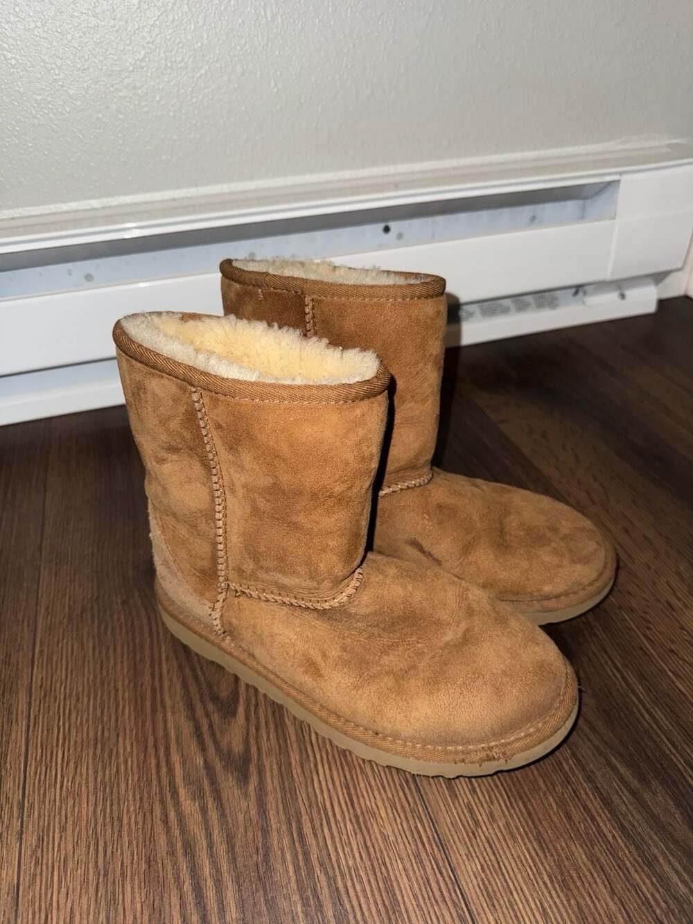 UGG Classic Short Boot Chestnut Size 7.5